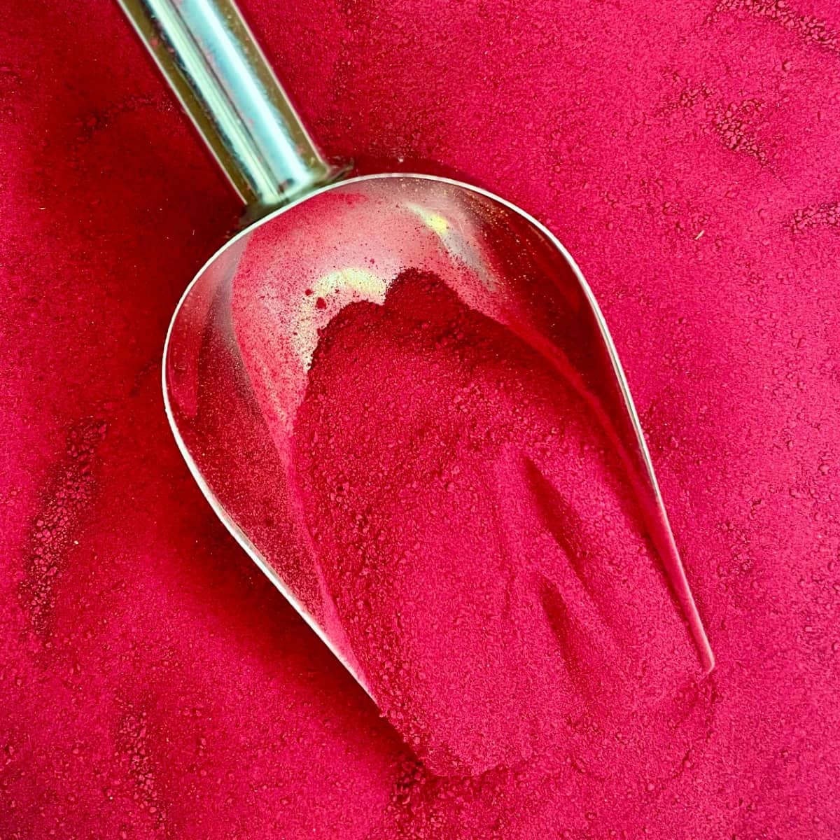 comprar Beterraba em Pó a Granel: Um superalimento versátil, ideal para smoothies, sobremesas e pratos criativos. Rico em fibras, vitaminas e minerais essenciais.