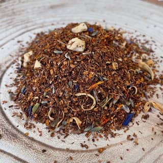 Esta tisana é uma escolha ideal para quem busca um estilo de vida saudável e equilibrado.