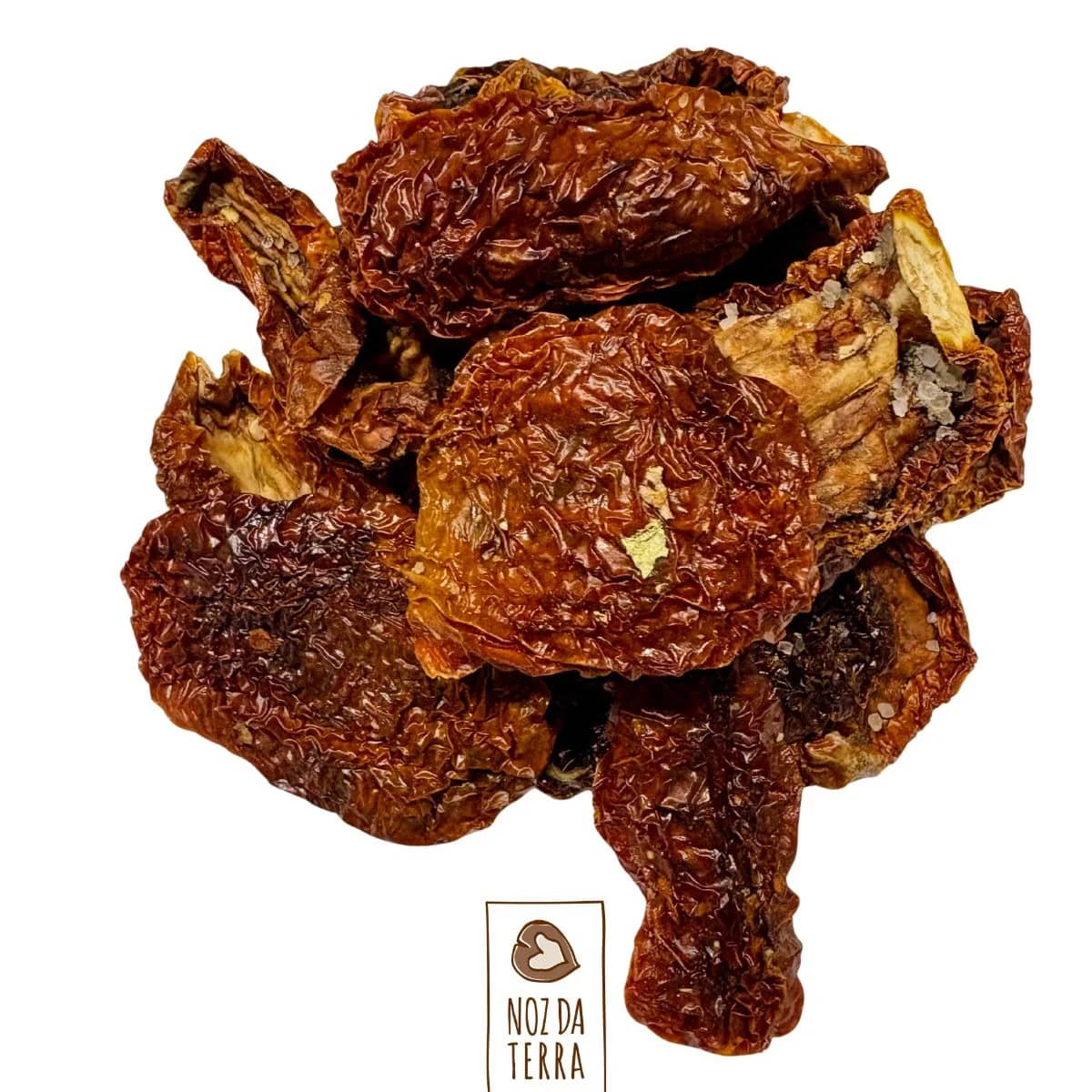 Tomate desidratado artesanal com sal da Noz da Terra, rico em sabor e ideal para receitas tradicionais e cozinha mediterrânica.
