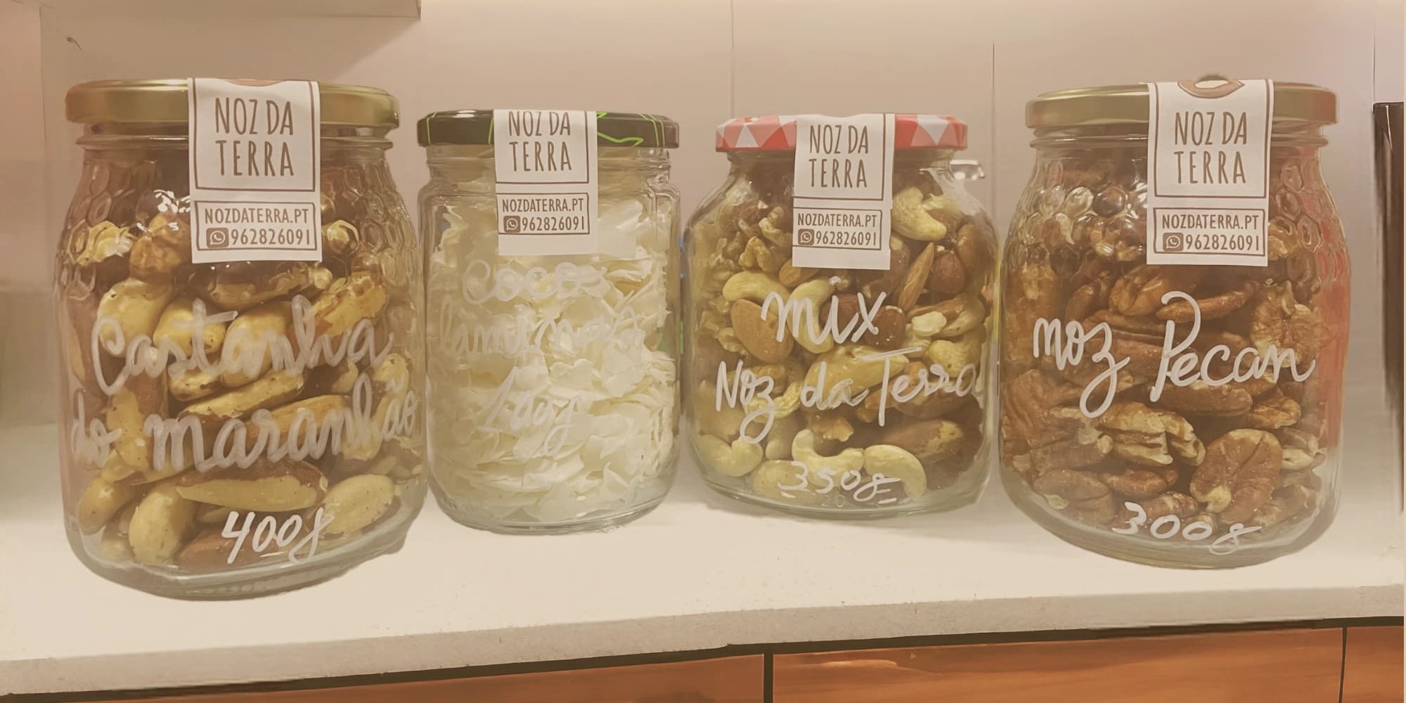 Frascos de vidro com frutos secos a granel Noz da Terra